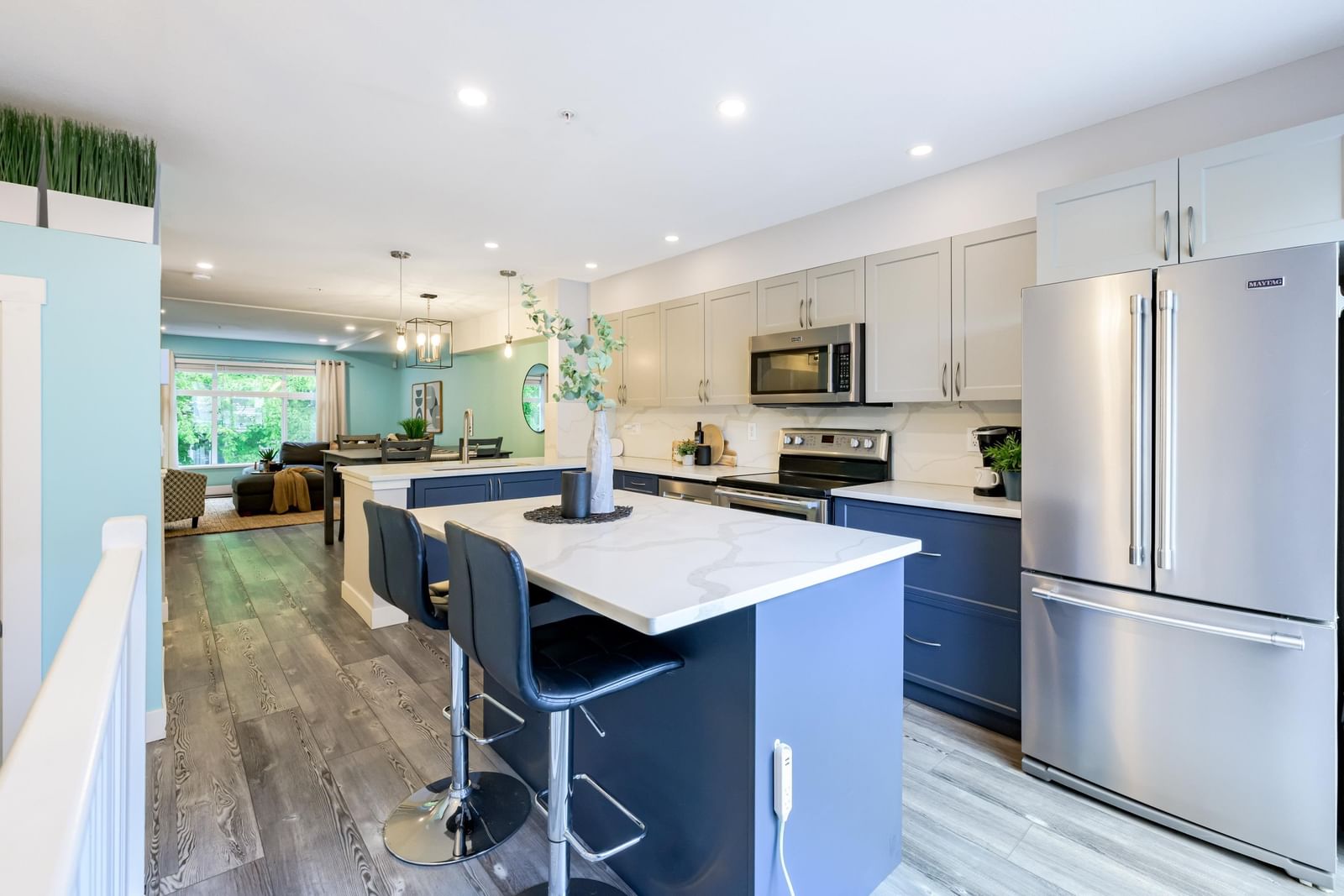 Listing Image 10