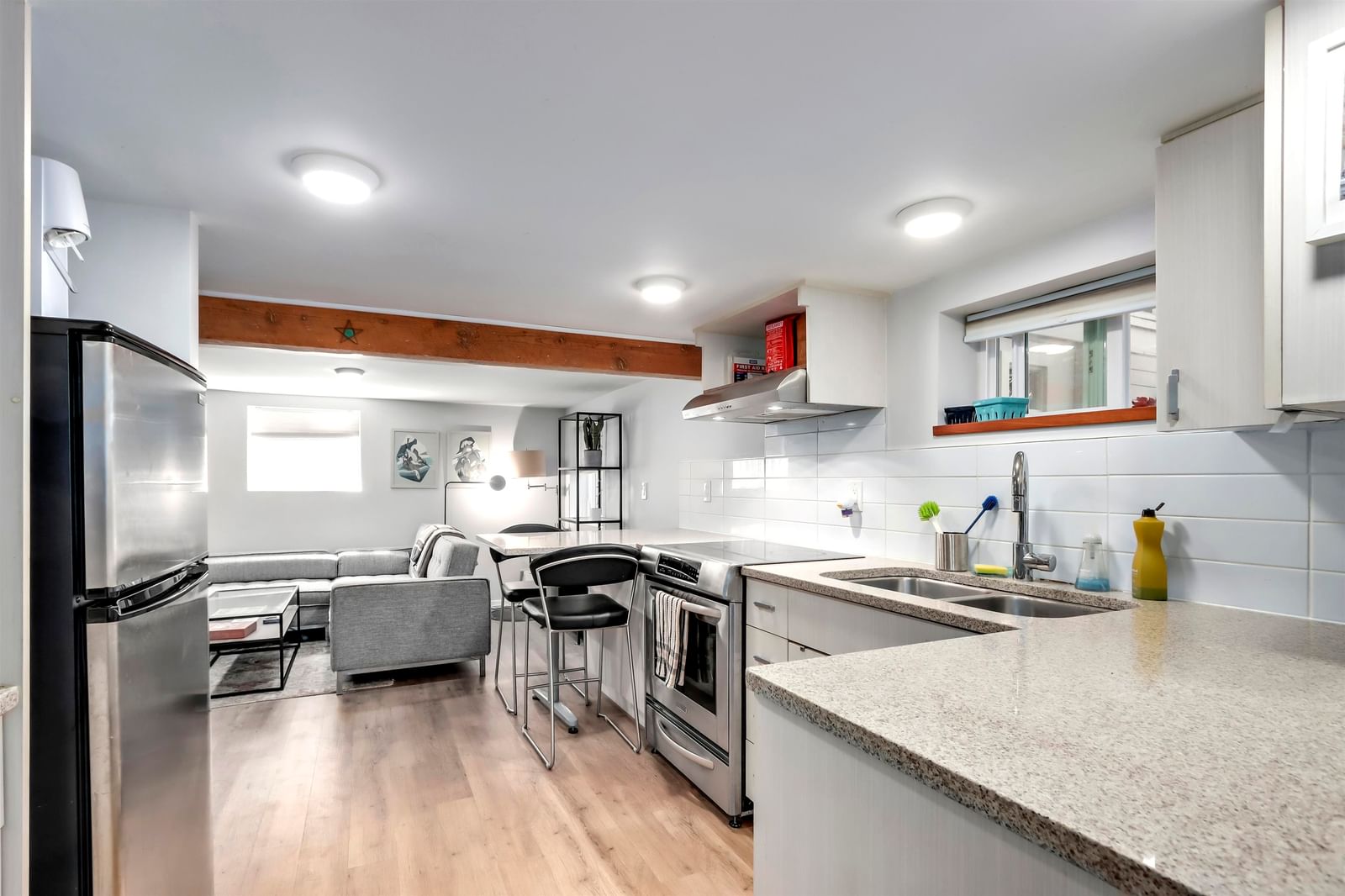 Listing Image 19