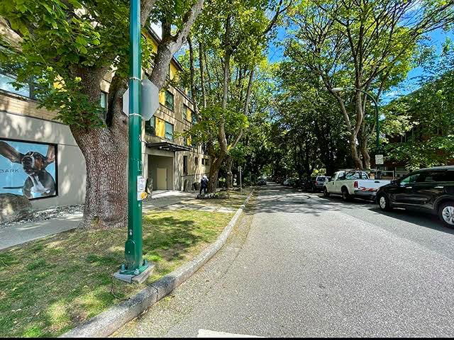 405 - 997 22nd Avenue
