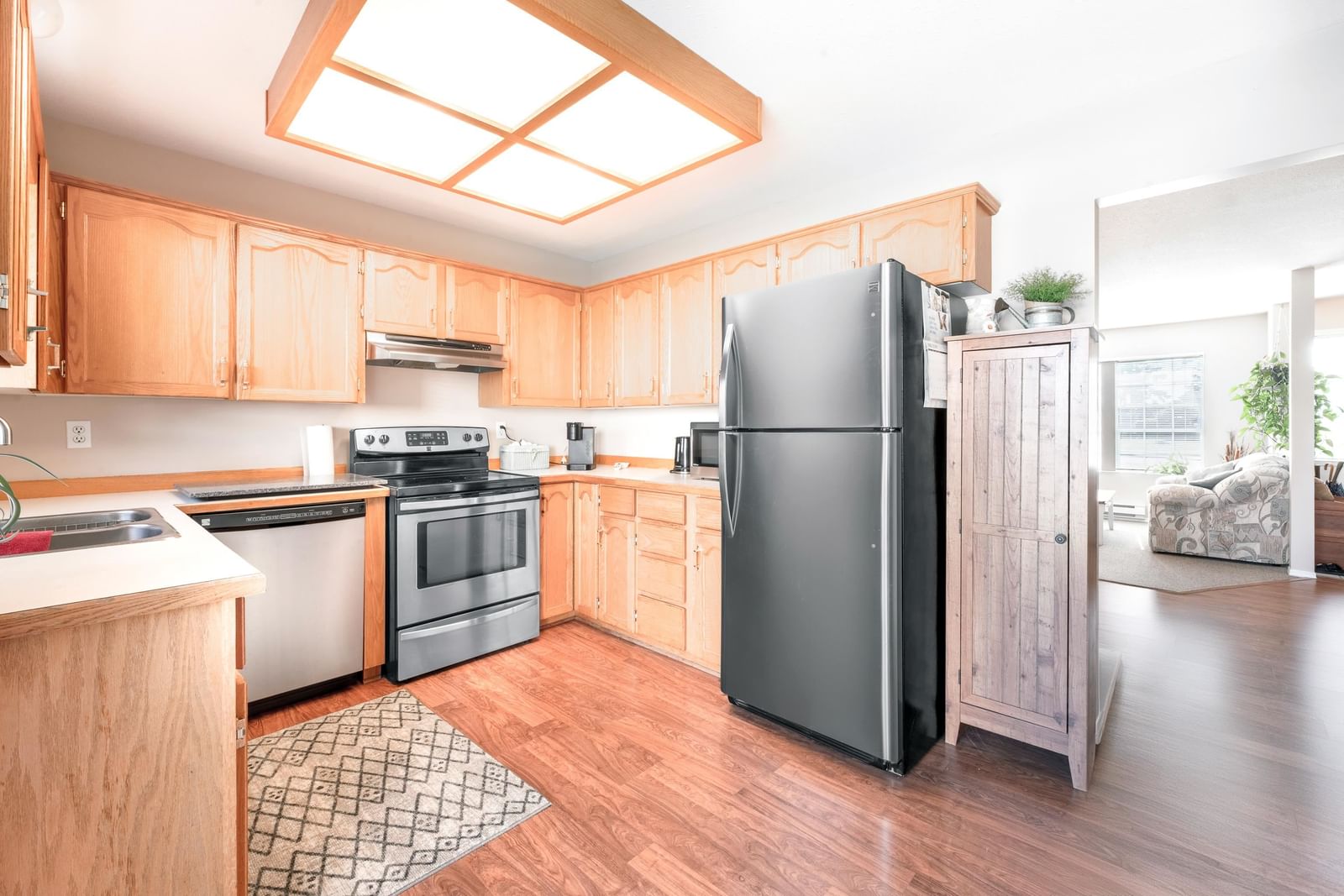 Listing Image 11