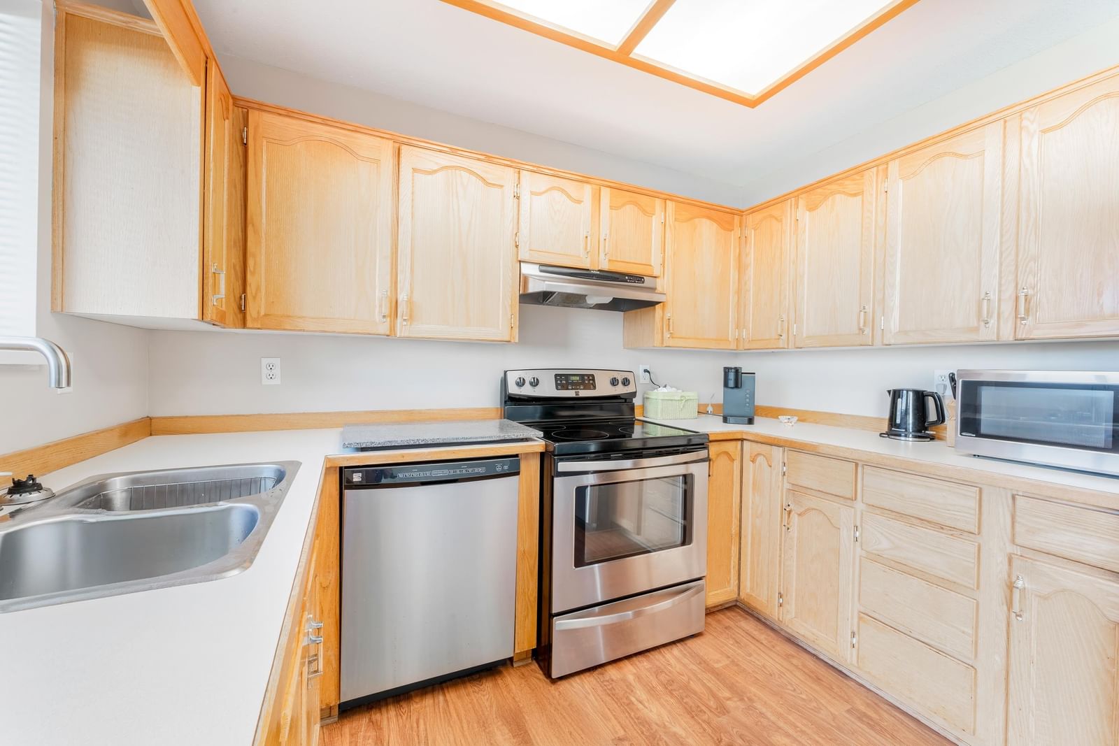 Listing Image 12