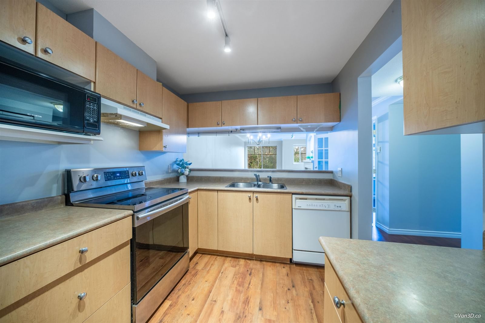 Listing Image 10