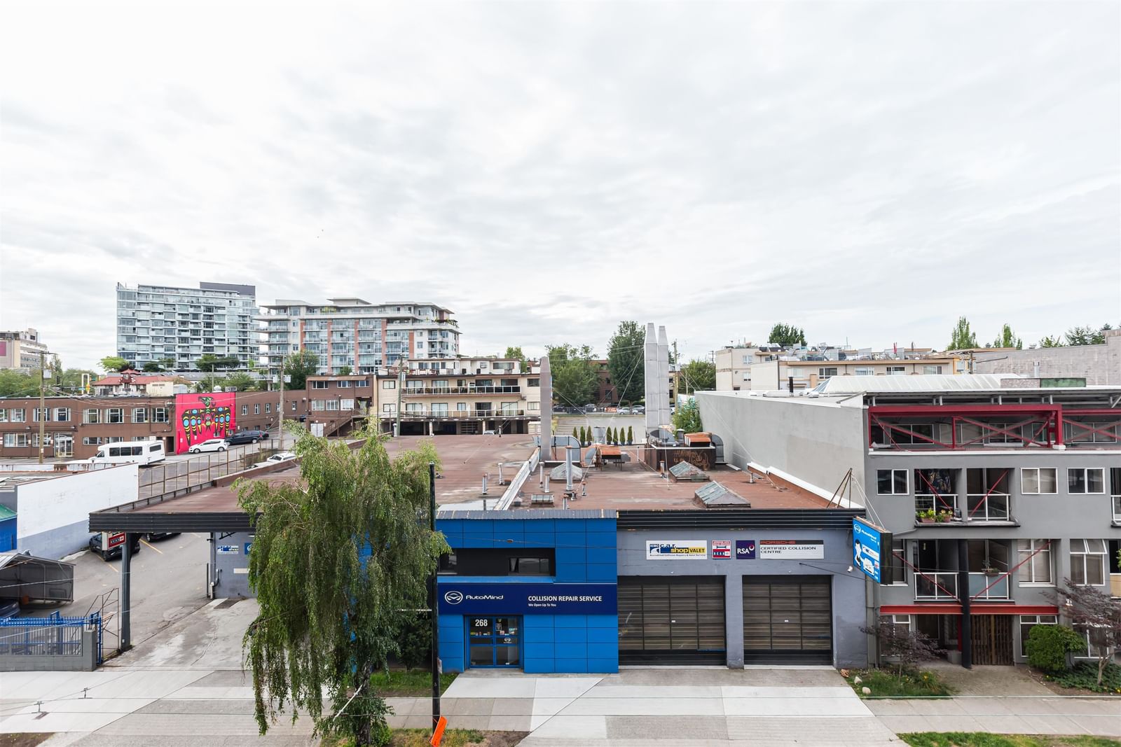 Listing Image 11