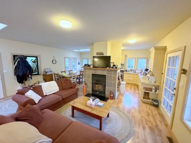 Listing Image 8