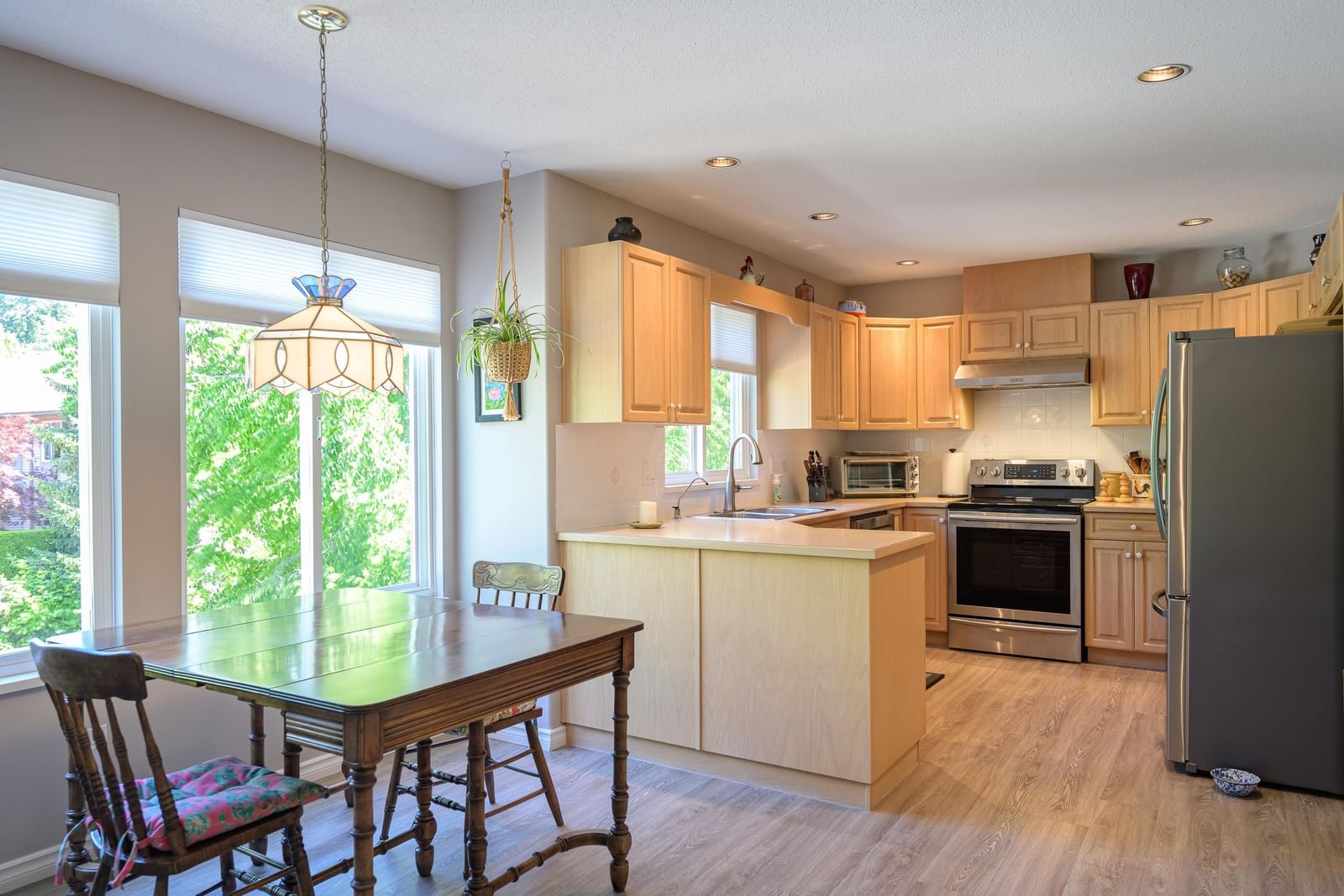 Listing Image 12