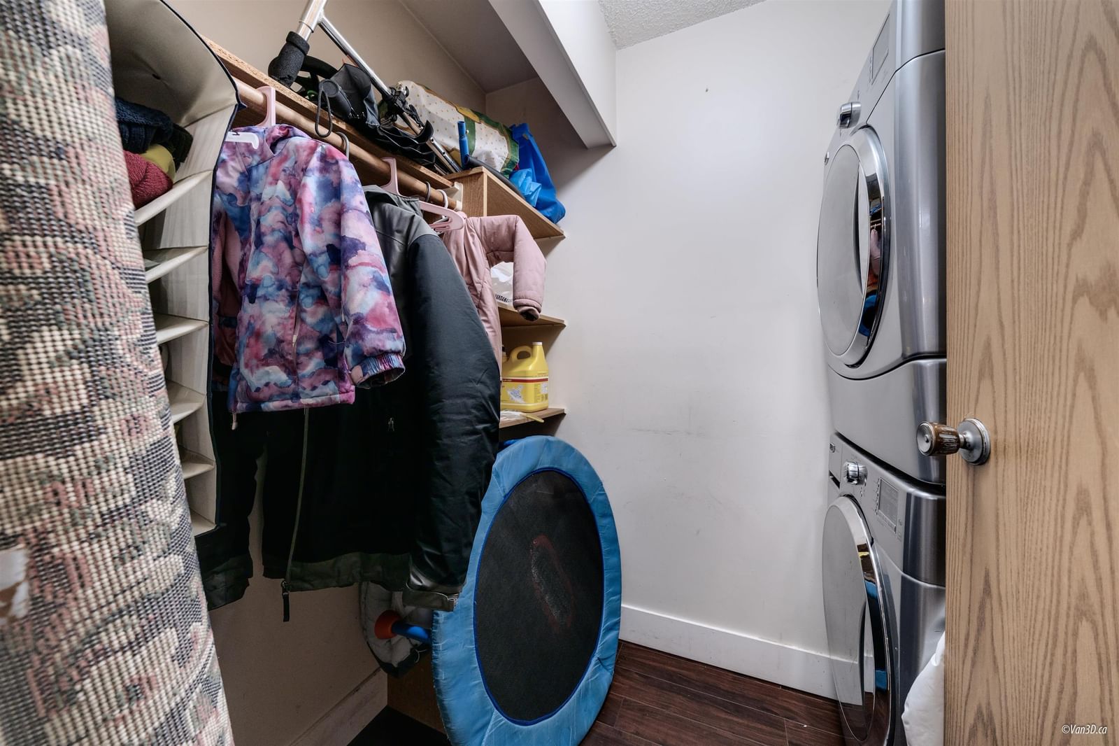 Listing Image 9