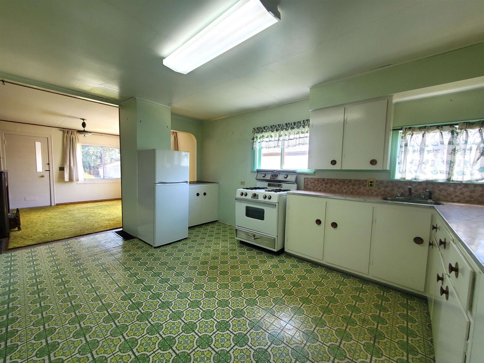 Listing Image 9