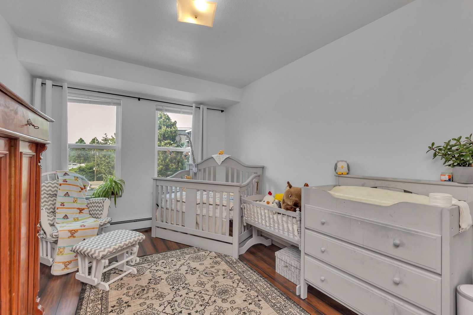 Listing Image 12