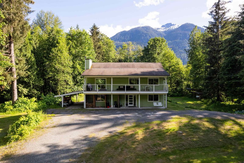 14605 Squamish Valley Road, Squamish, British Columbia (MLS R2897656)