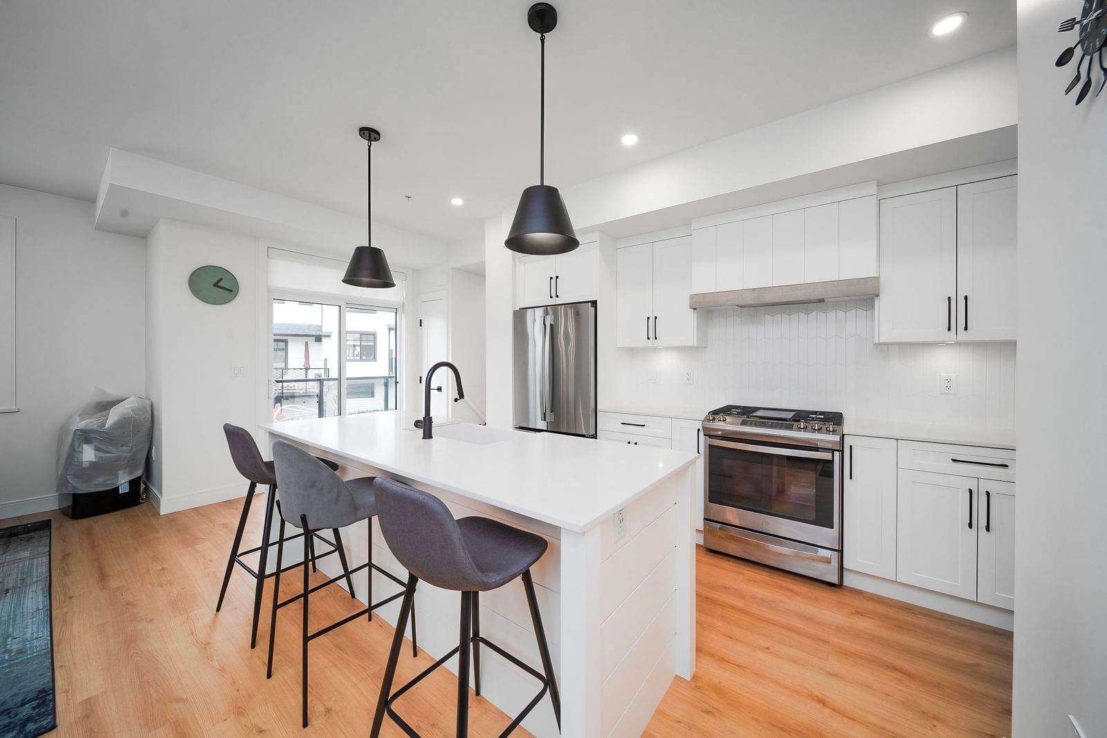 Listing Image 18