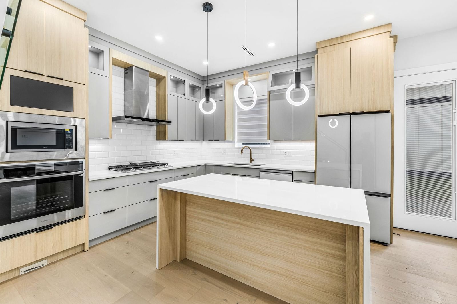 Listing Image 9
