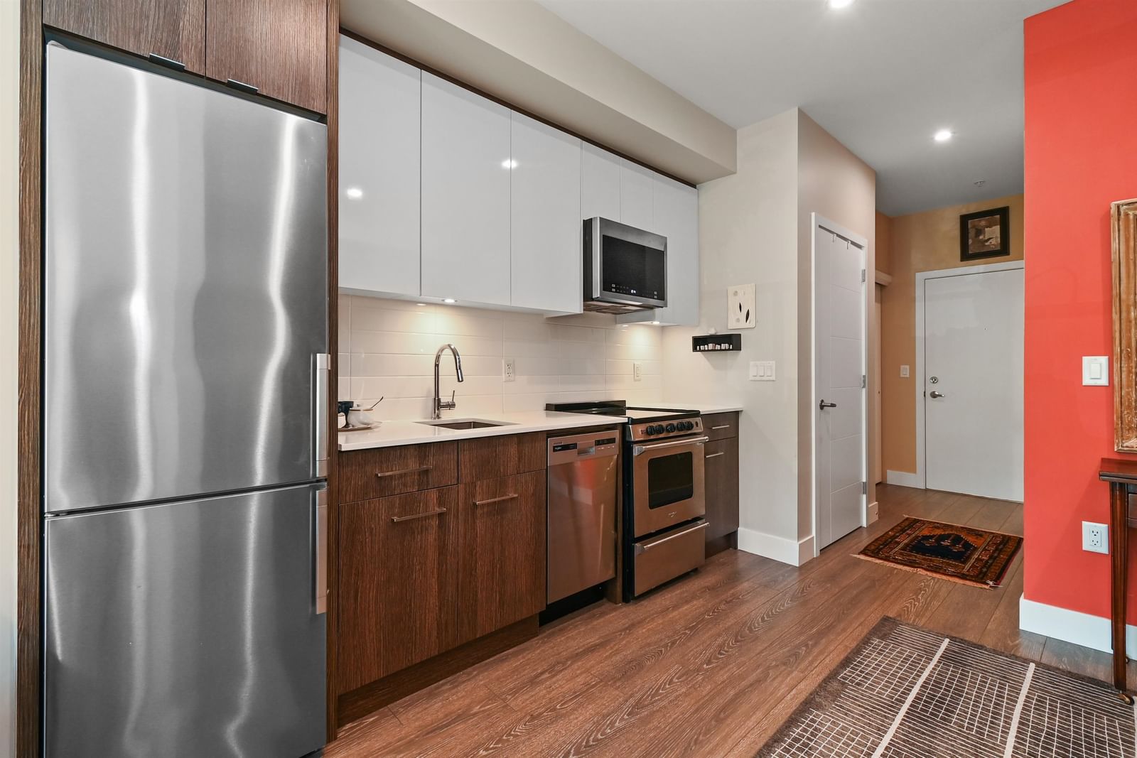 Listing Image 9