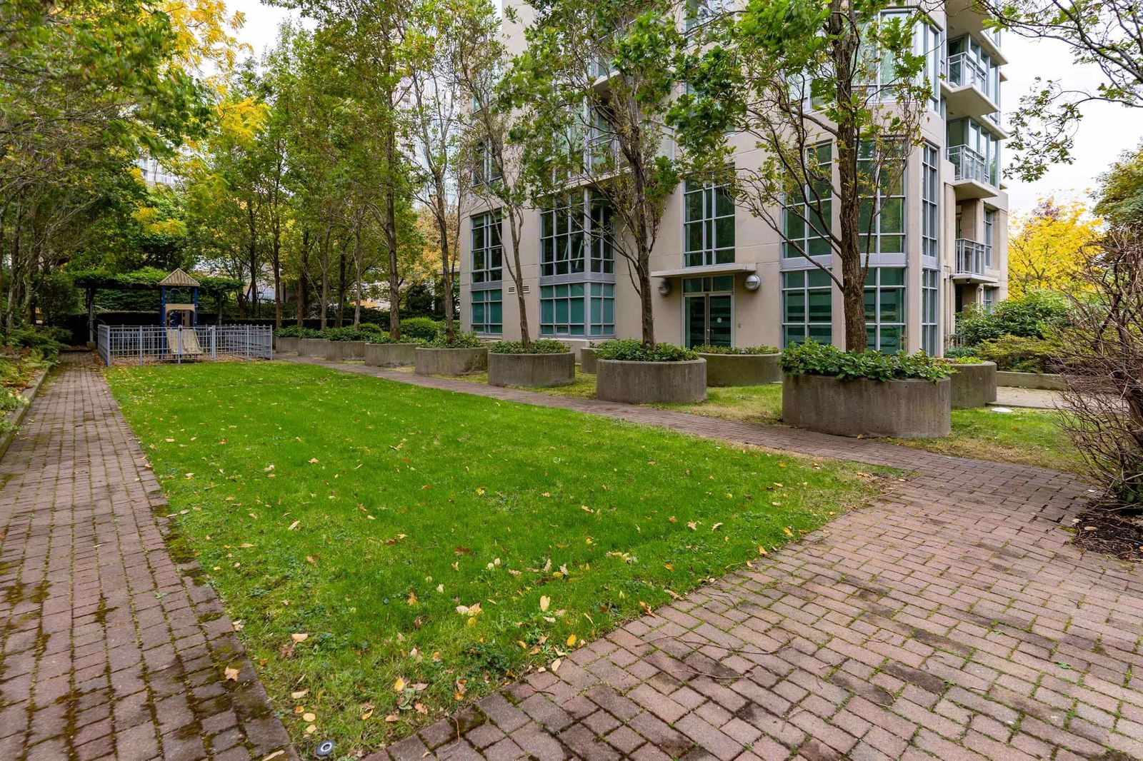 Listing Image 36