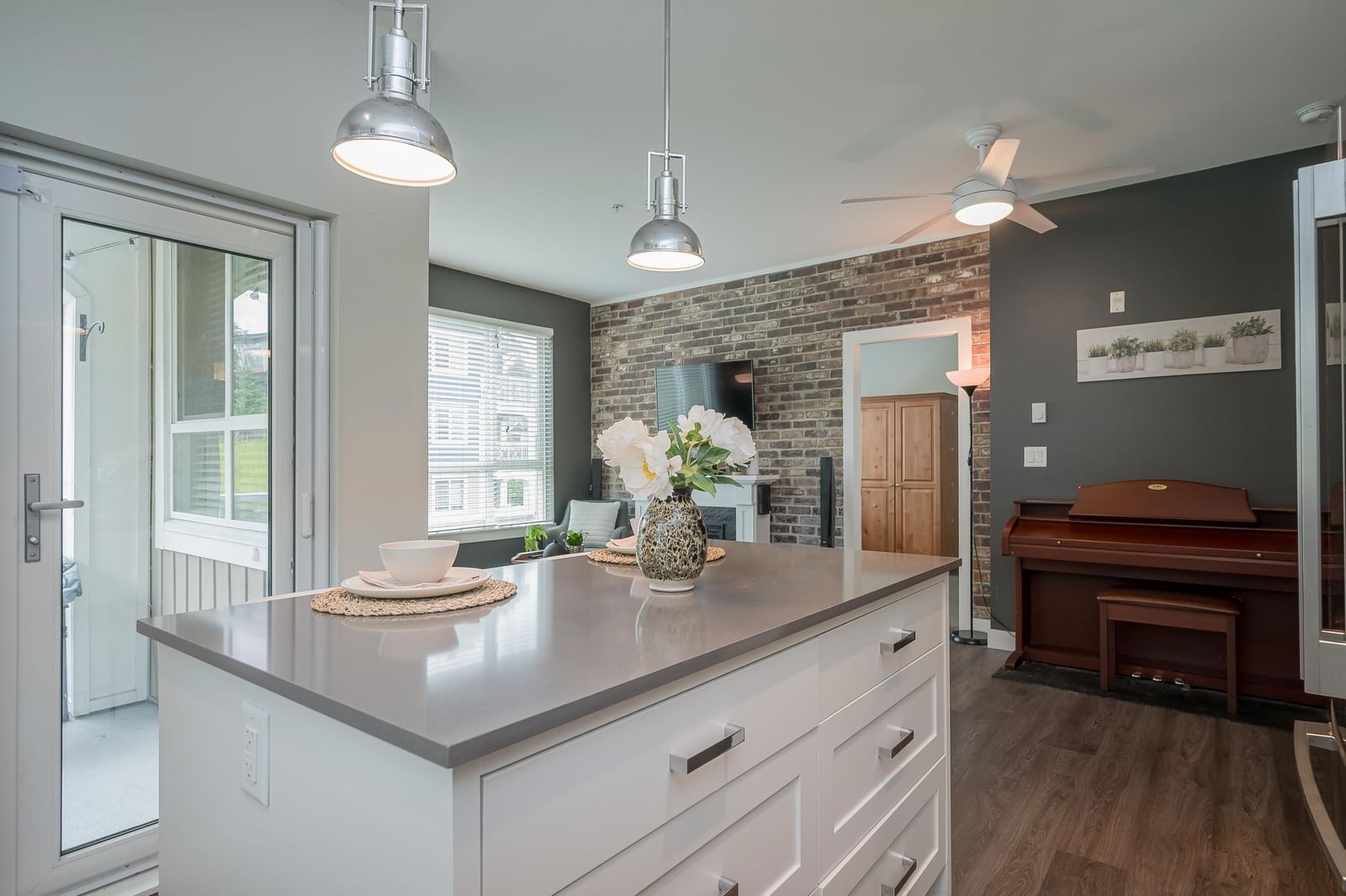 Listing Image 15