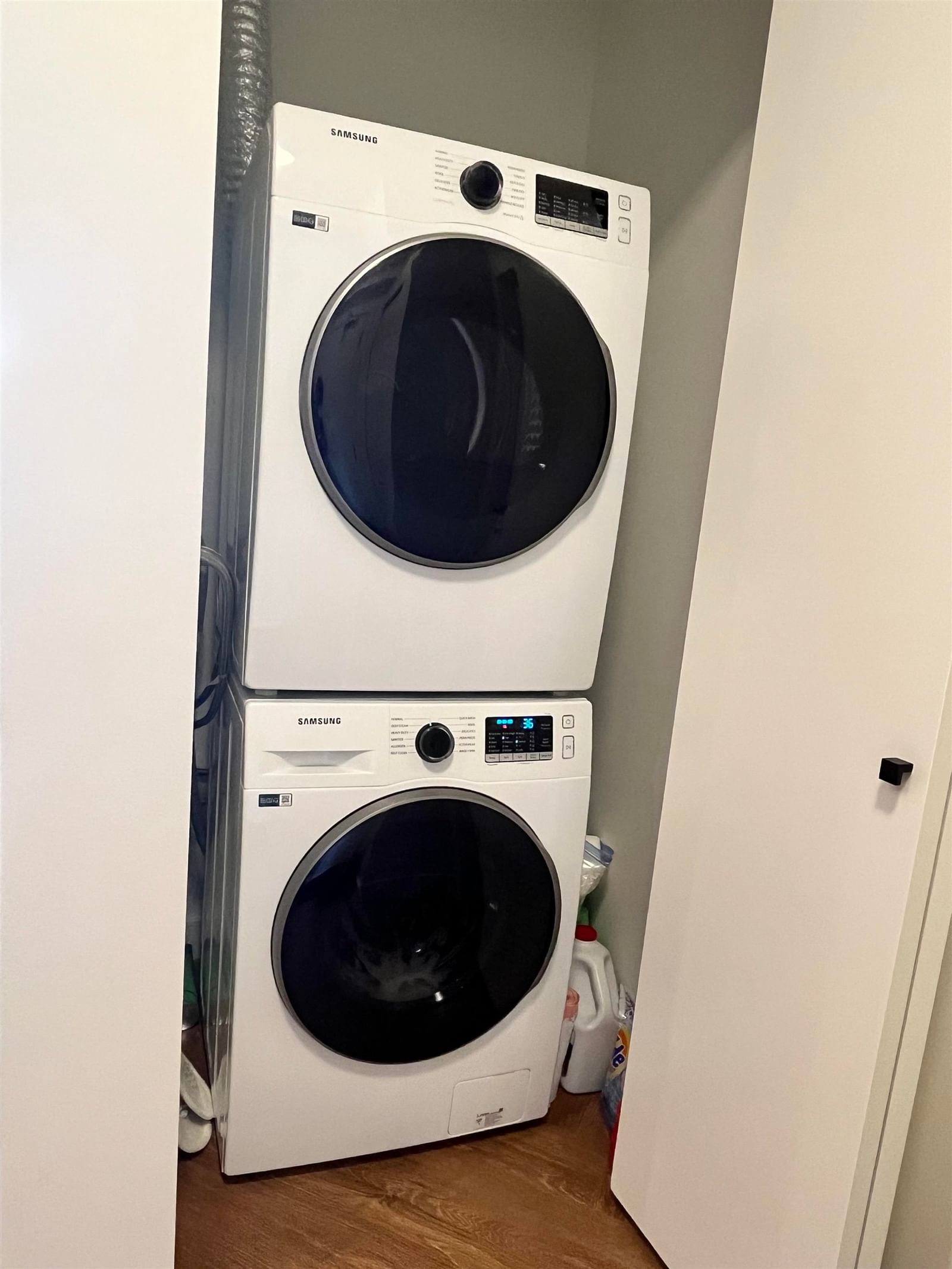 Listing Image 11