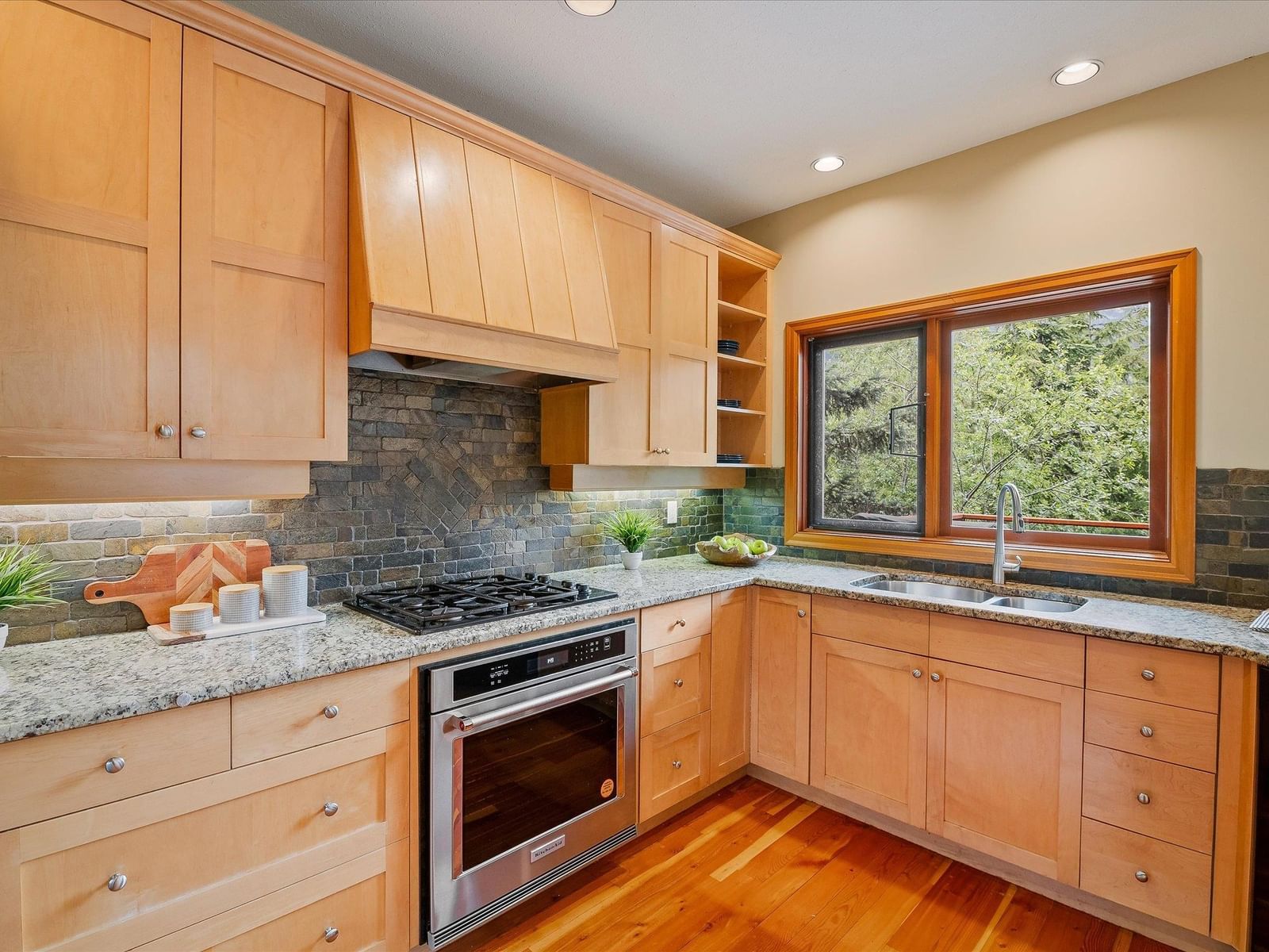 Listing Image 15