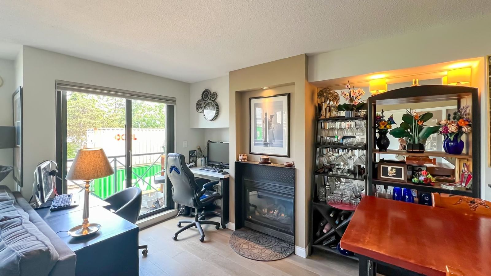 Listing Image 19