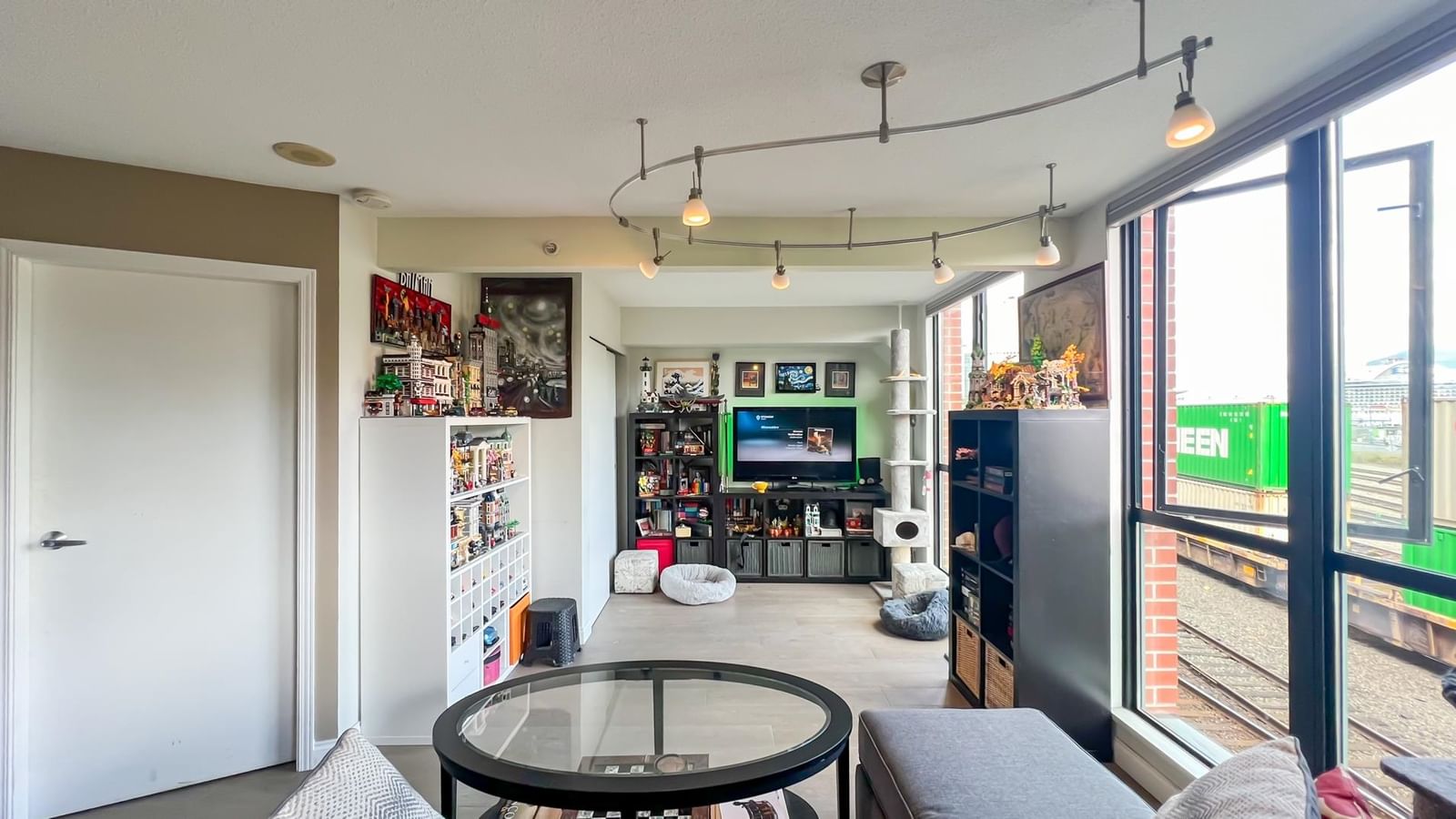 Listing Image 22
