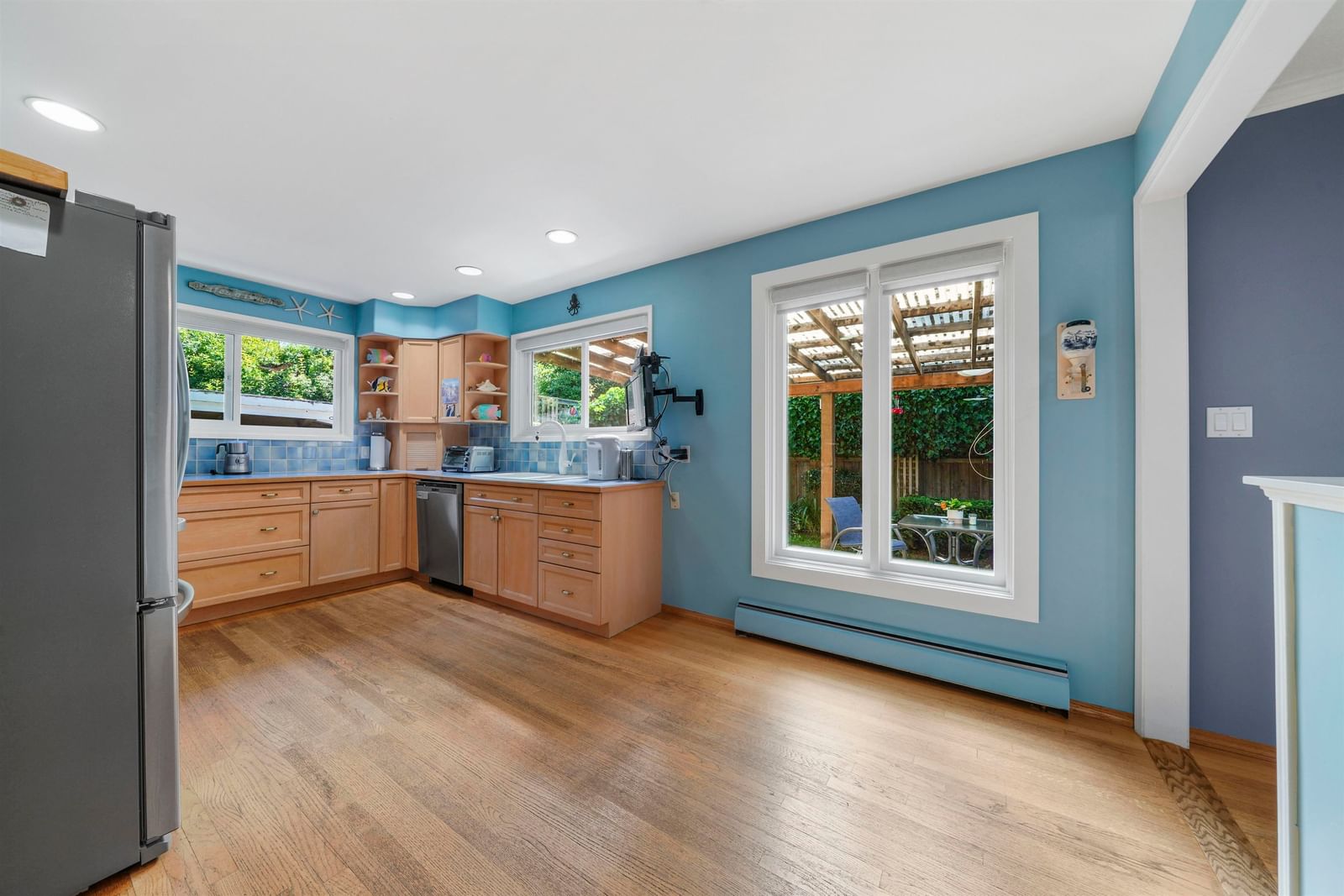 Listing Image 10