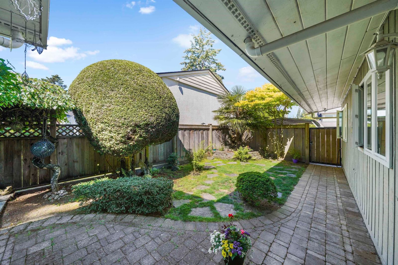 Listing Image 19