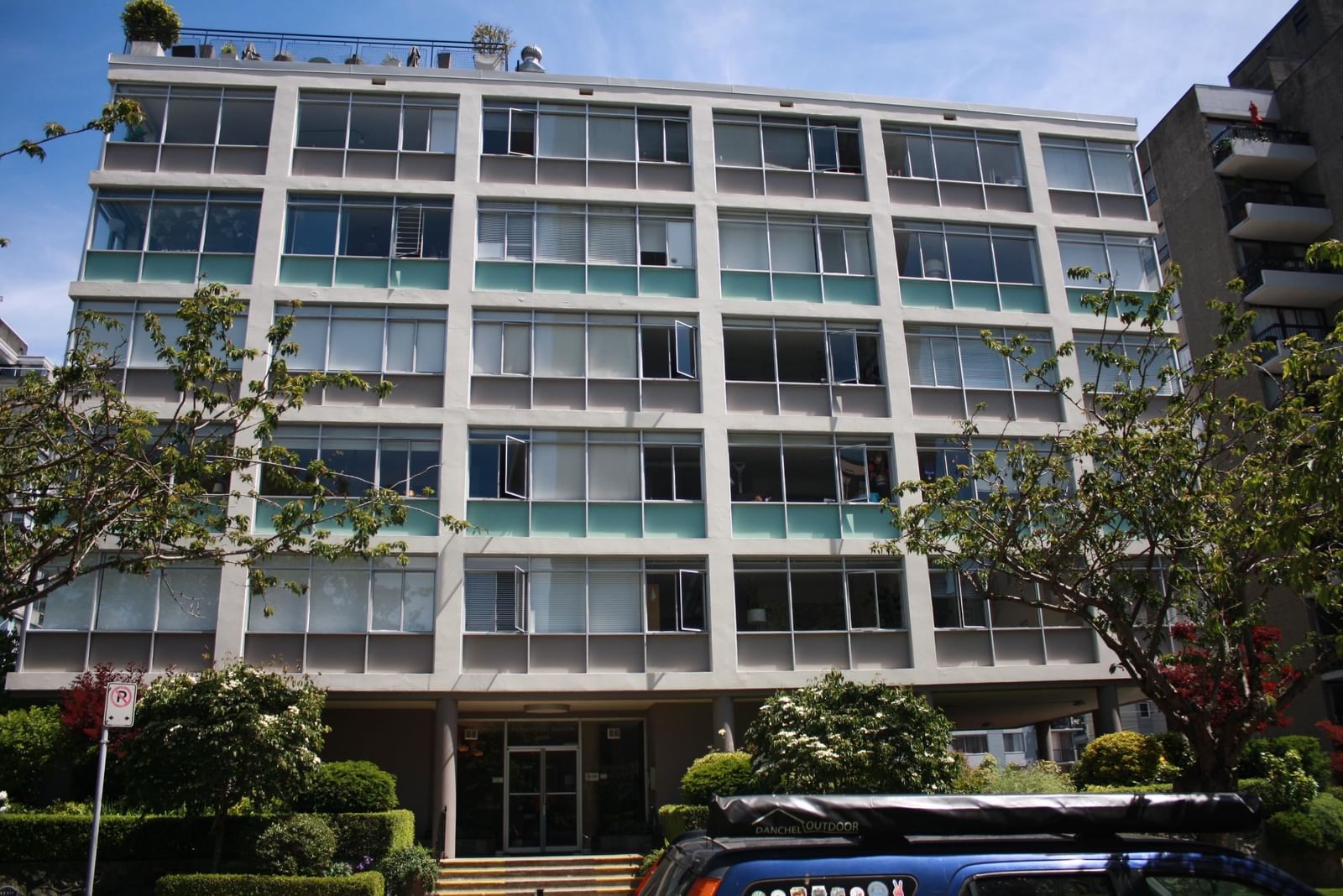 Listing Image 3