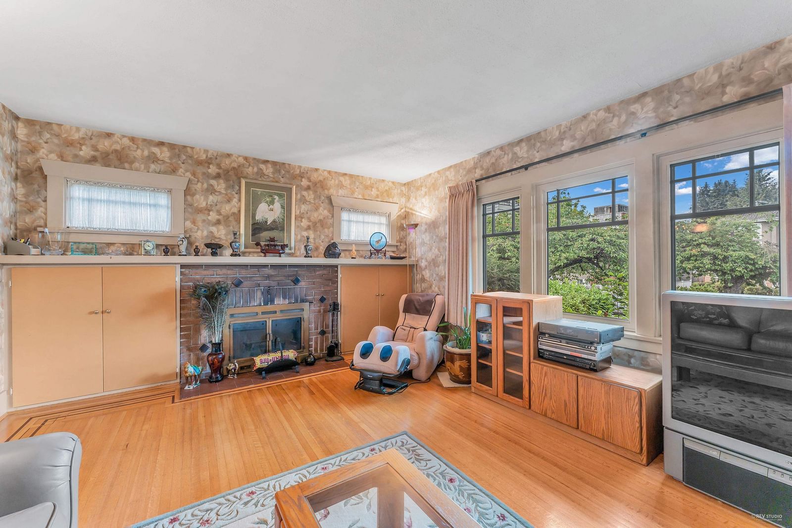 Listing Image 5