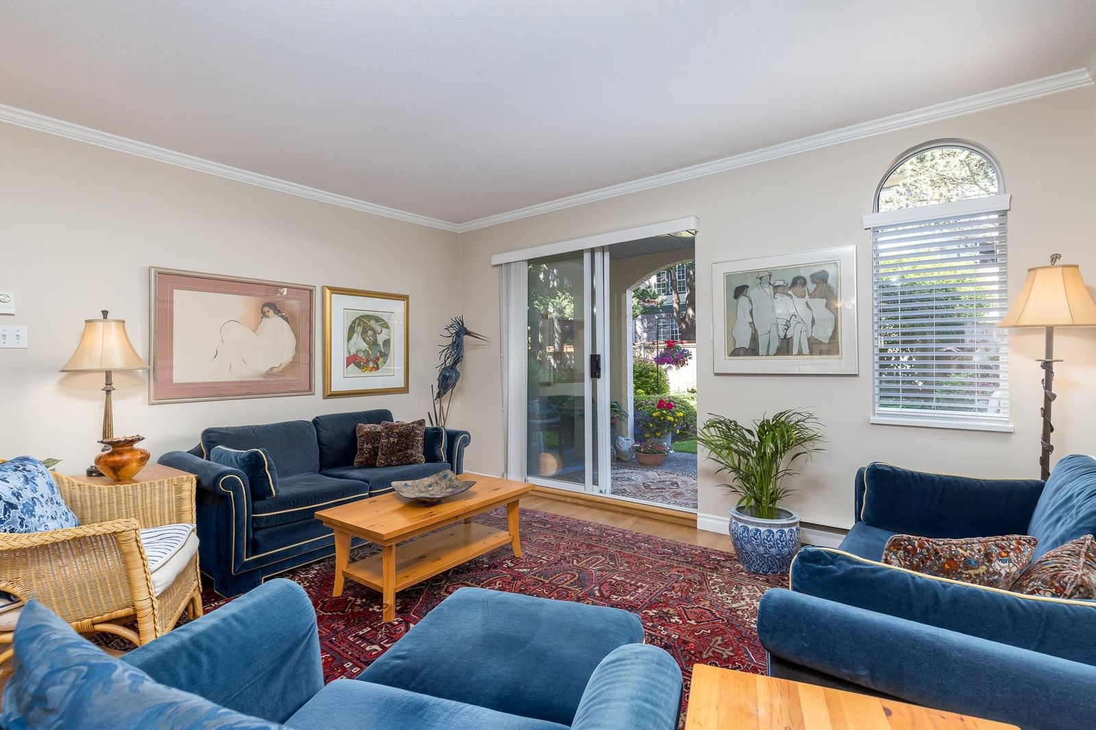 Listing Image 9