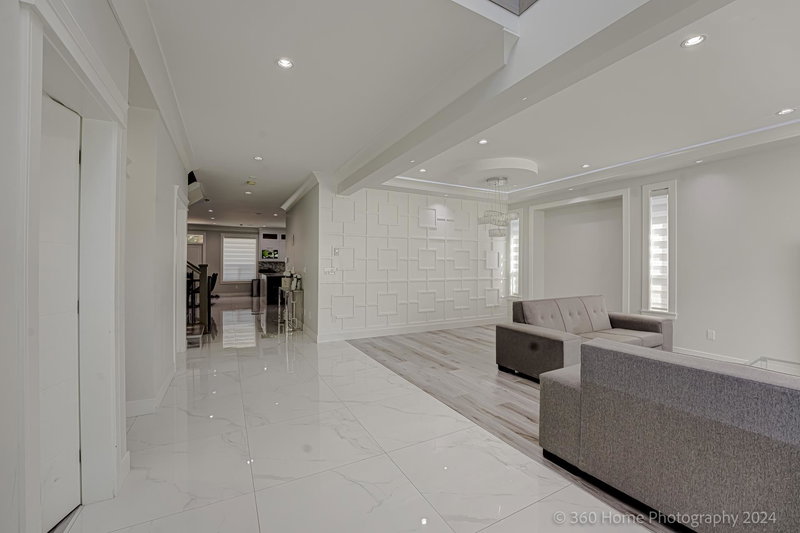 9093 Buchanan Place, Surrey, V3V 6E4 | Image 3