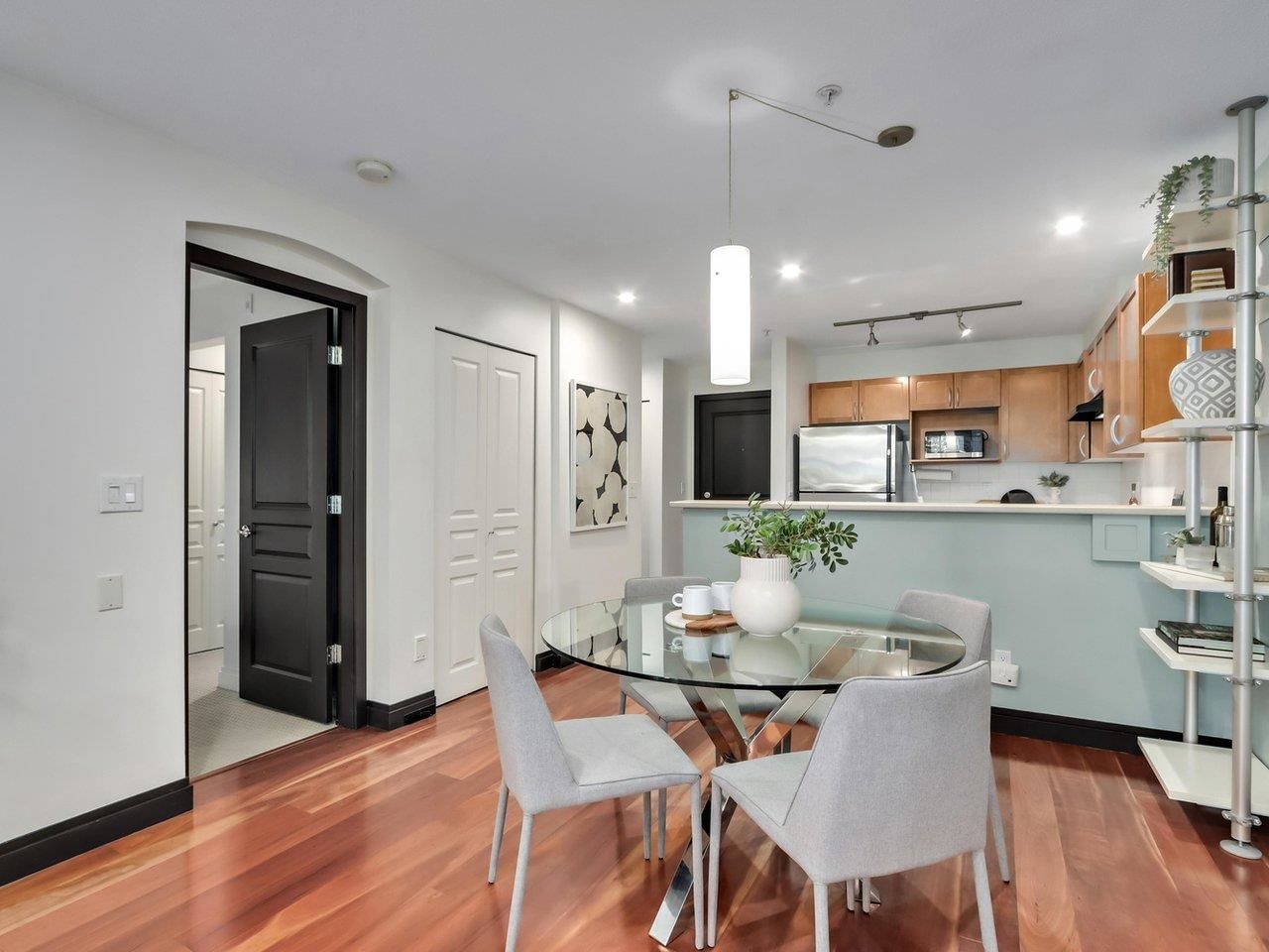 Listing Image 9