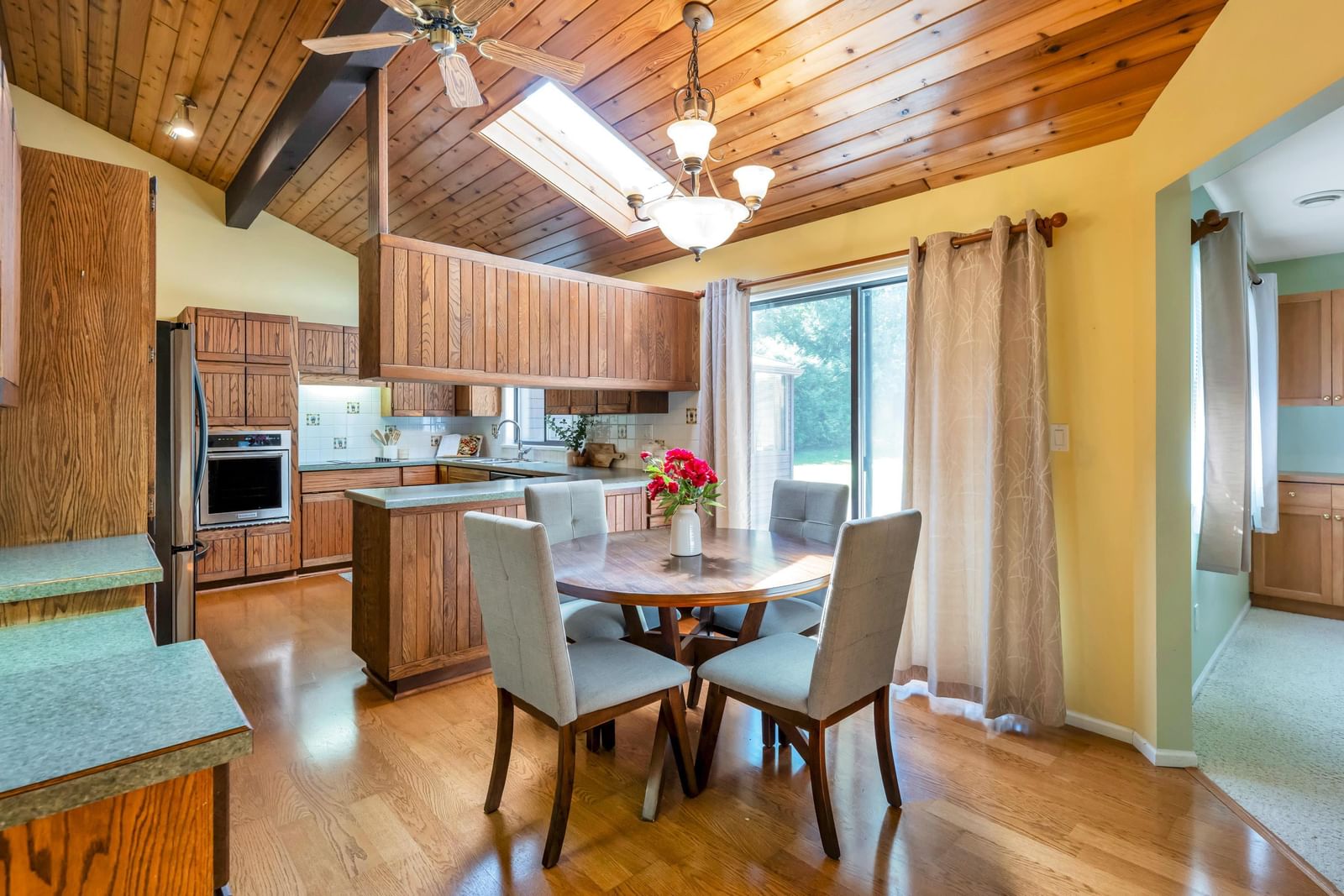 Listing Image 12