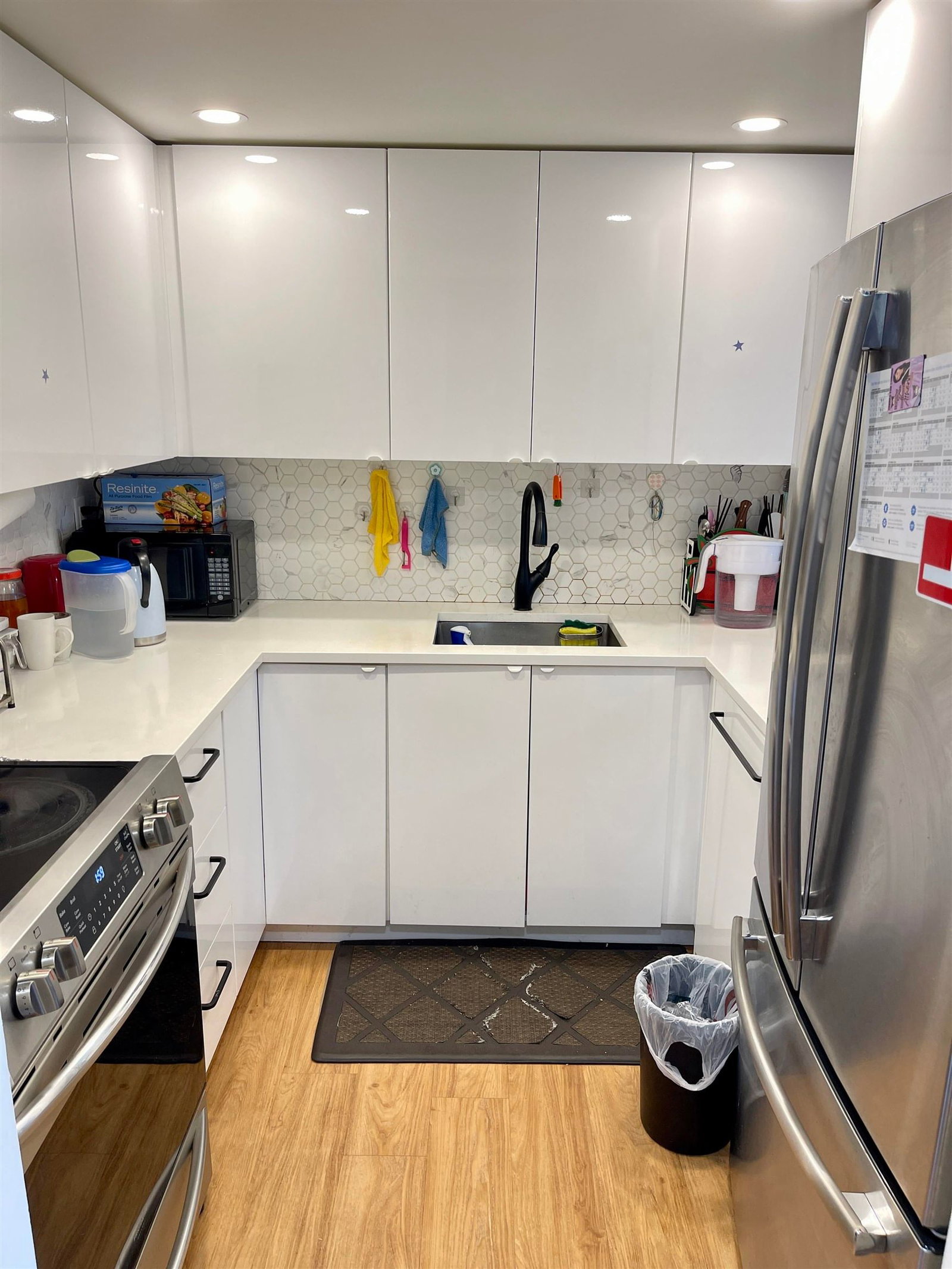 Listing Image 6