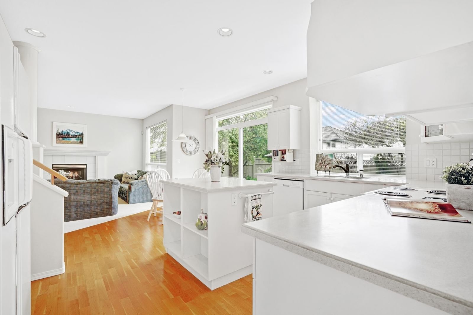 Listing Image 12