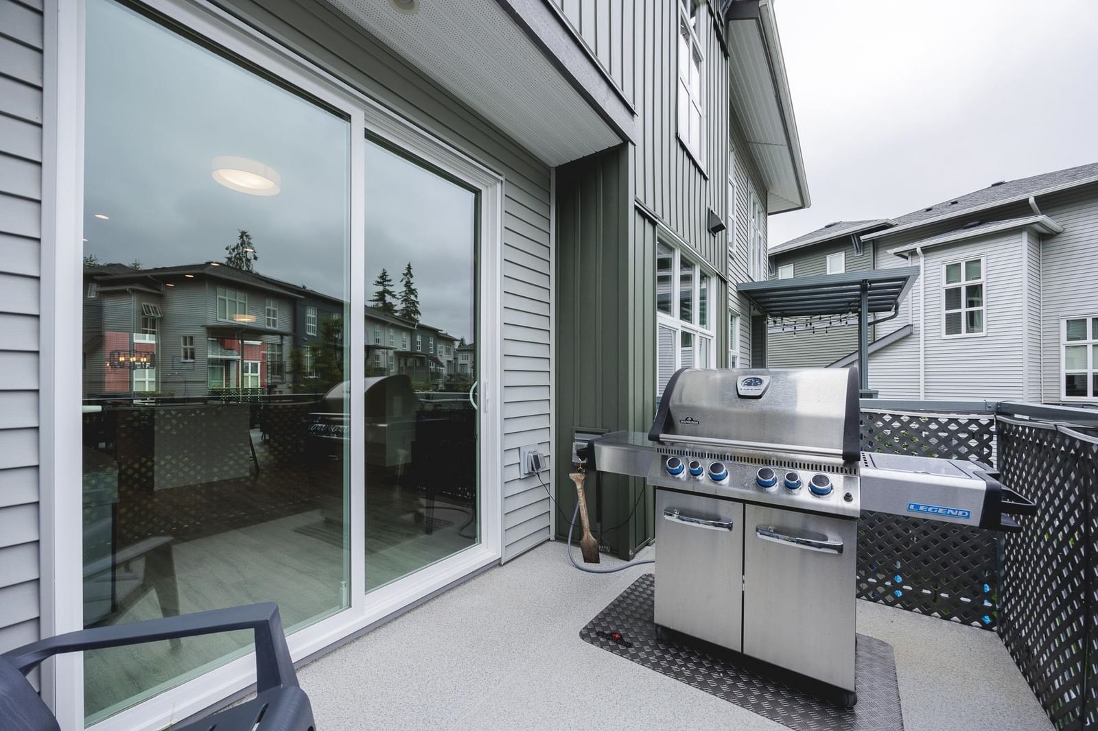 Listing Image 18