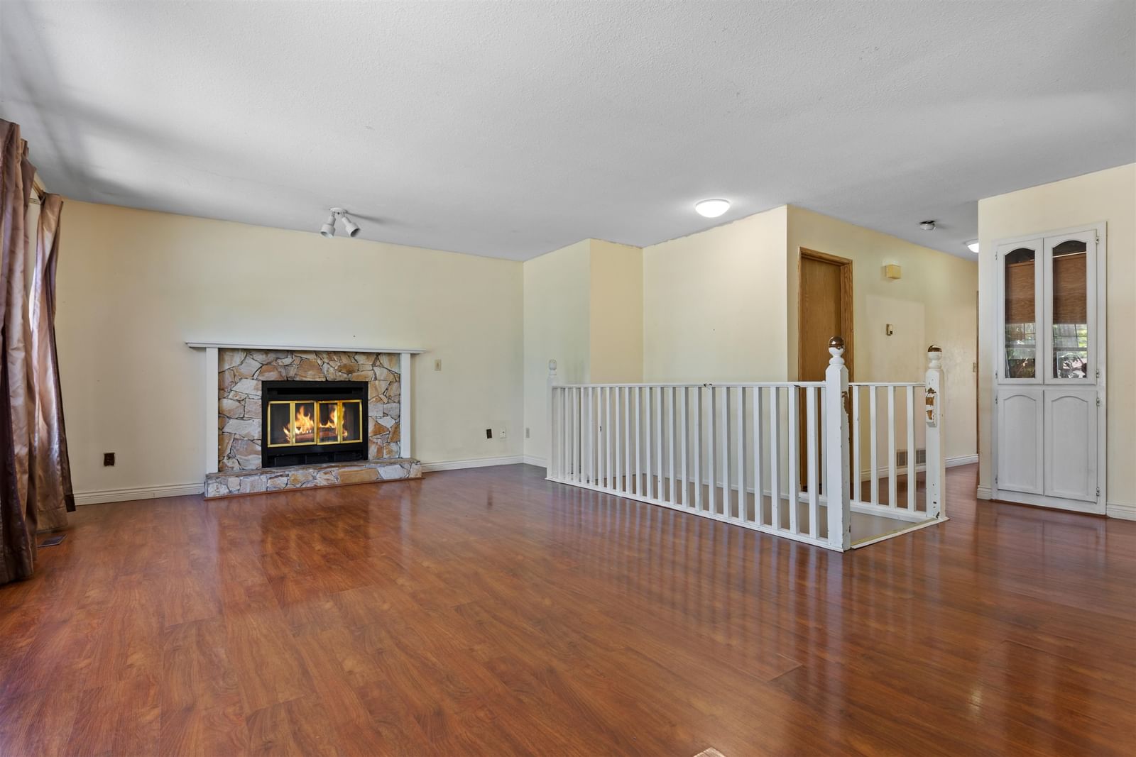 Listing Image 17