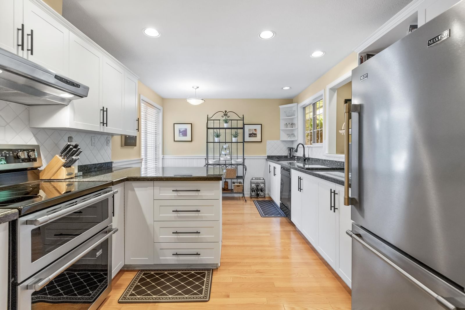 Listing Image 12