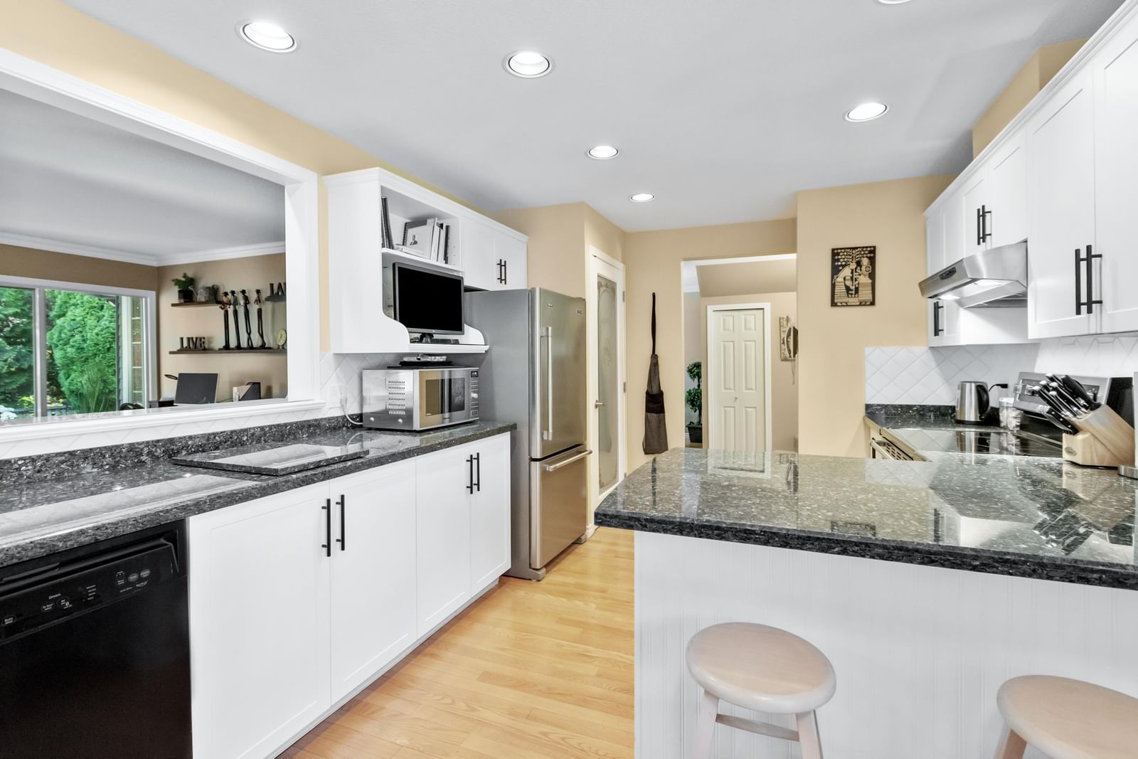 Listing Image 15