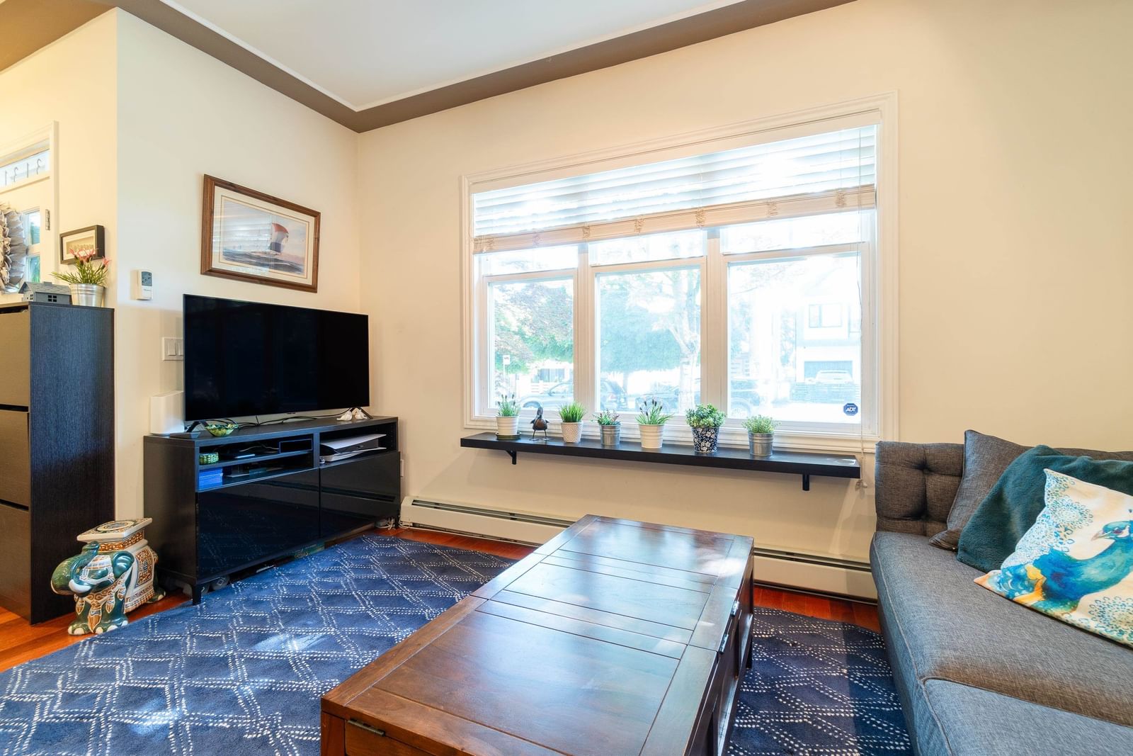 Listing Image 11