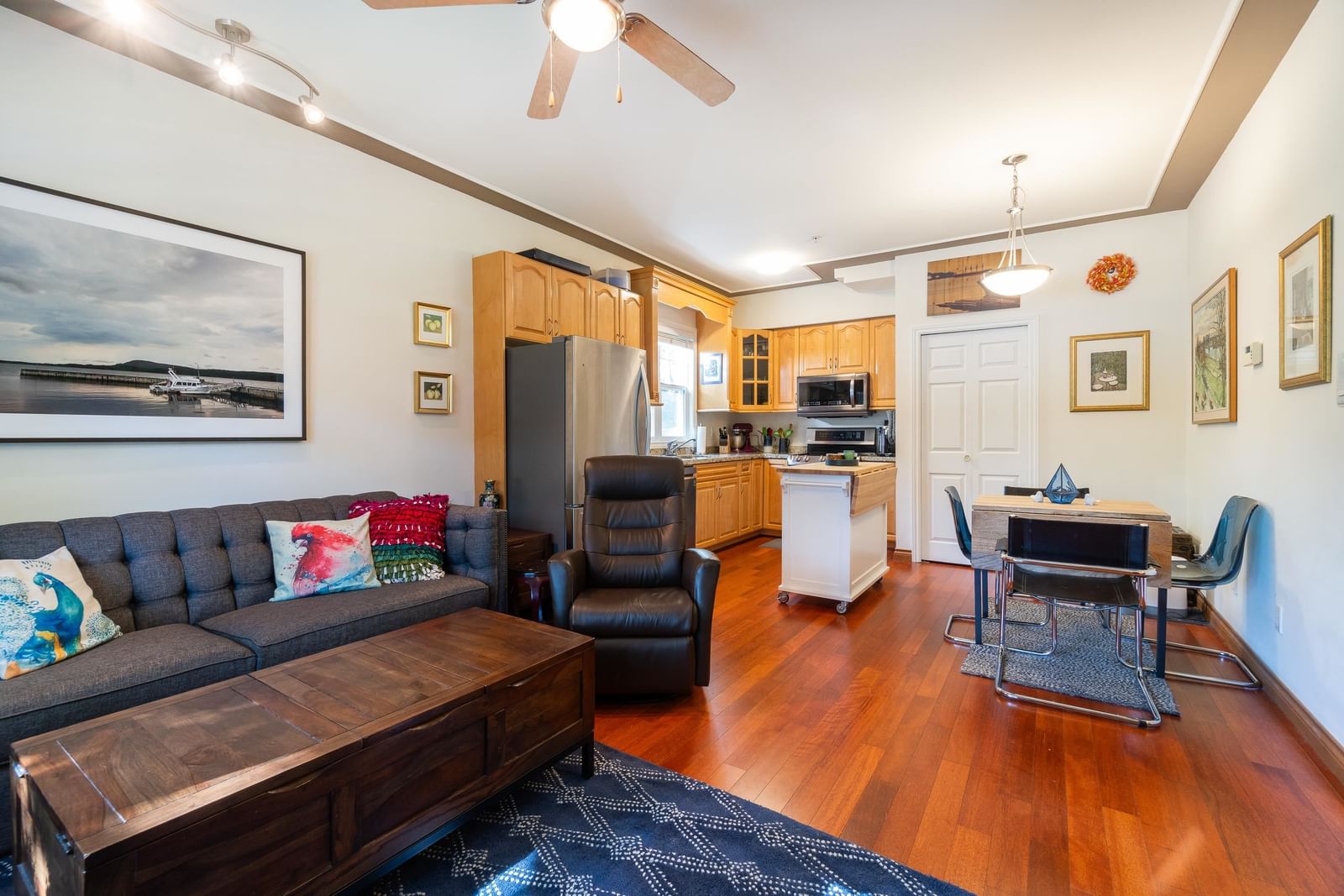 Listing Image 14