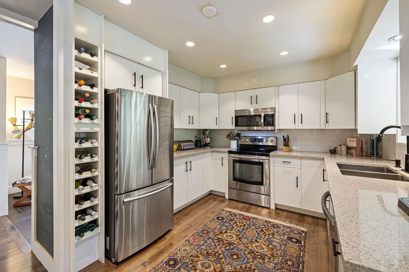 Listing Image 10