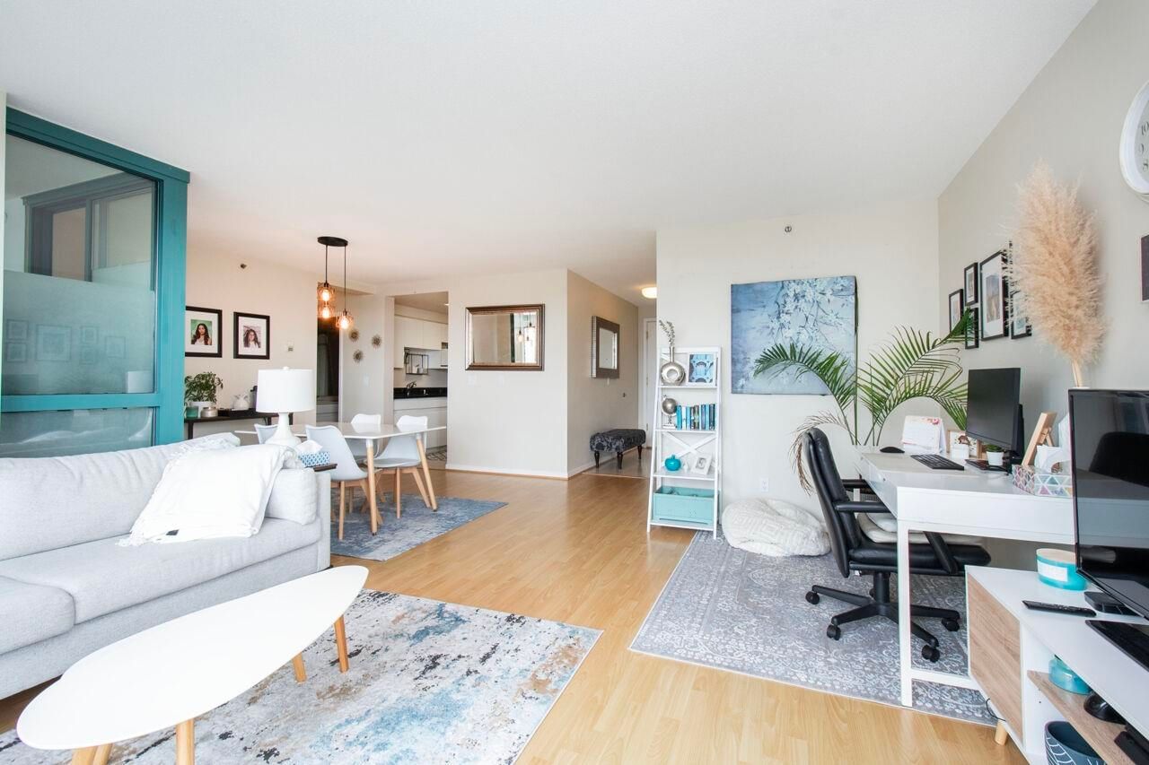 Listing Image 11