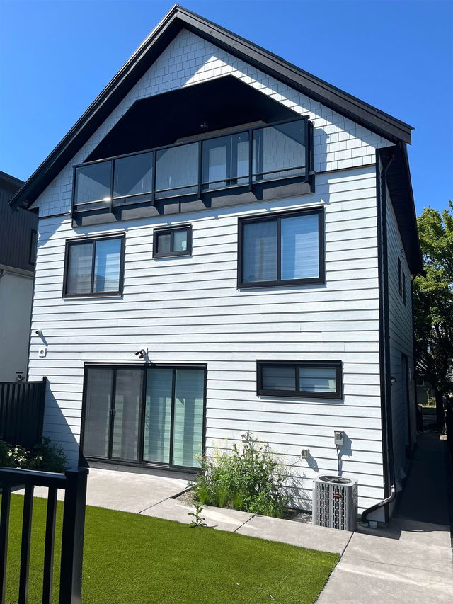 3250 William Street
