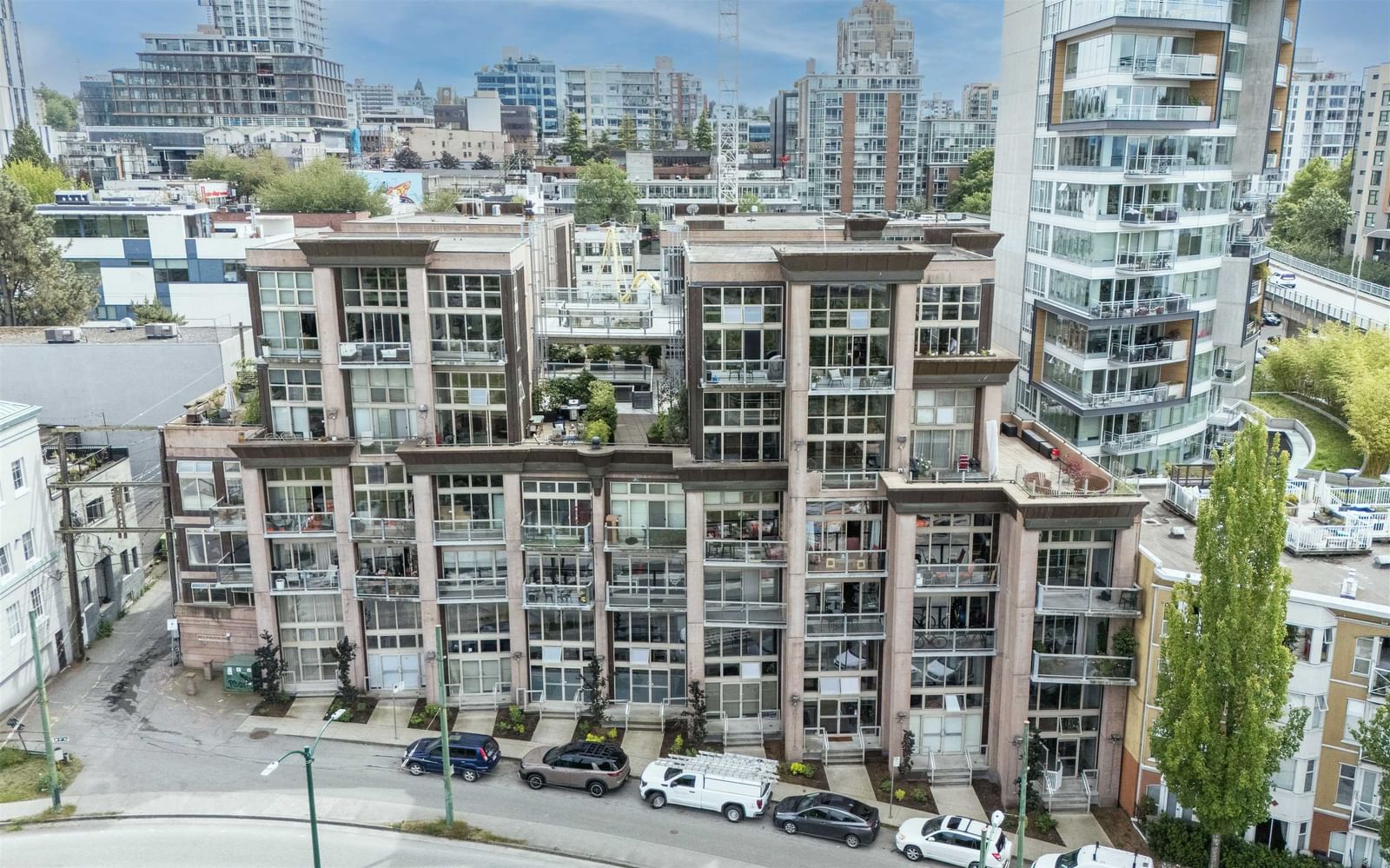 Listing Image 19