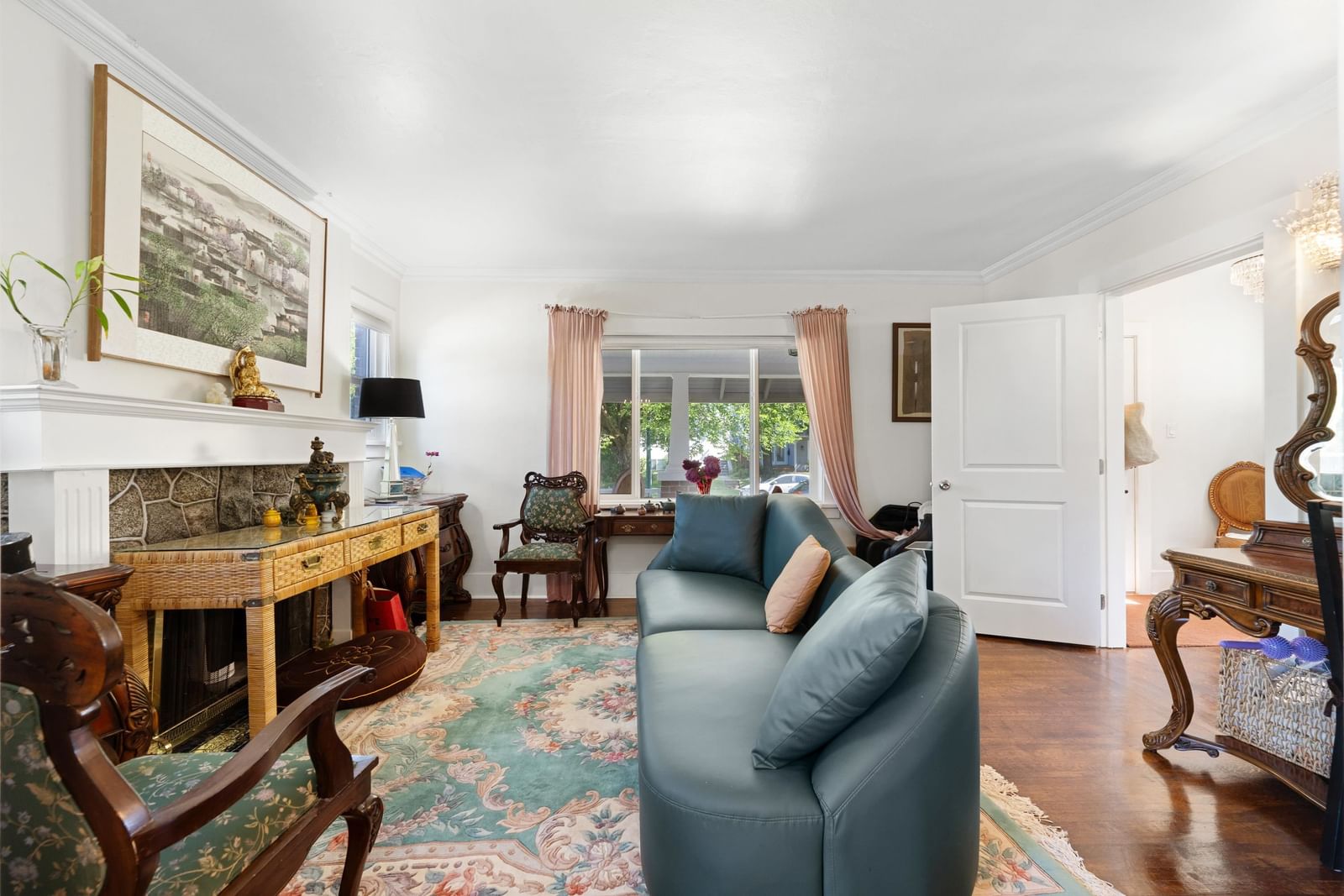 Listing Image 6