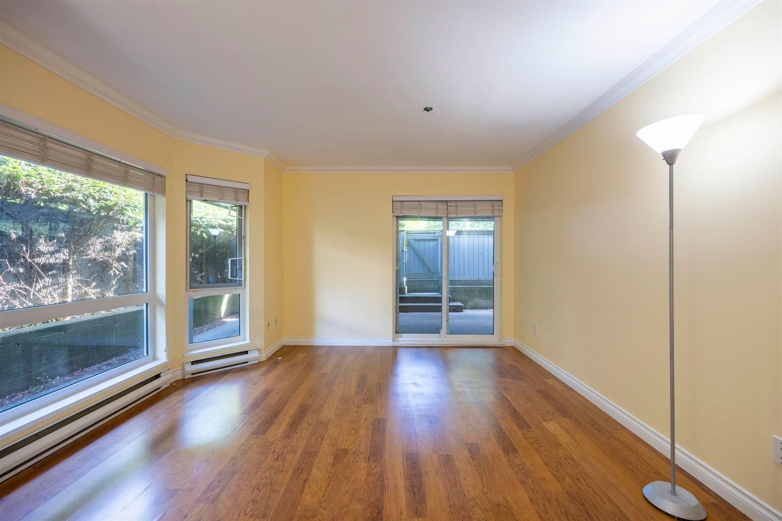 Listing Image 10