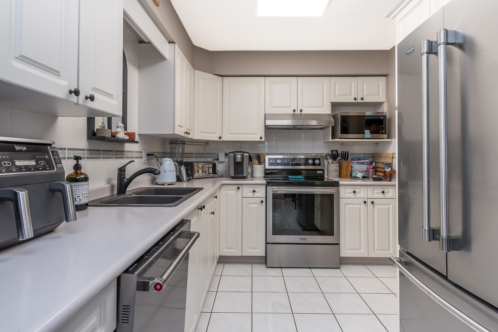 Listing Image 12