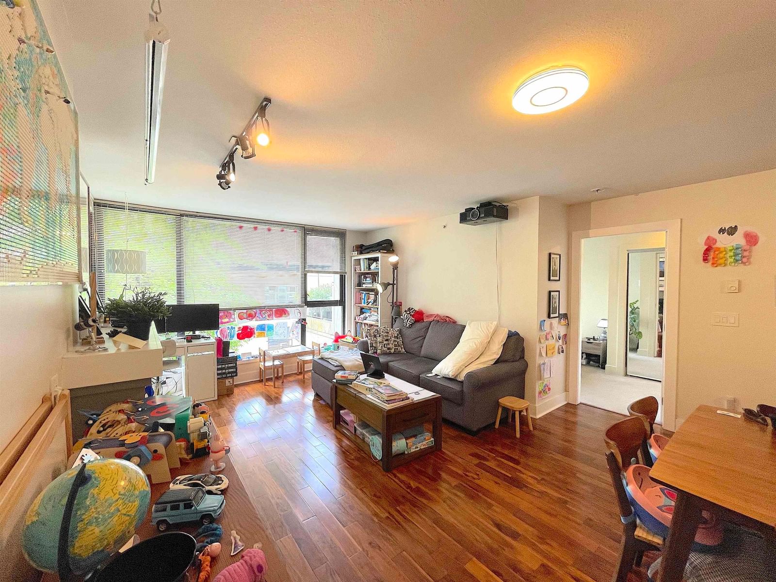 Listing Image 14