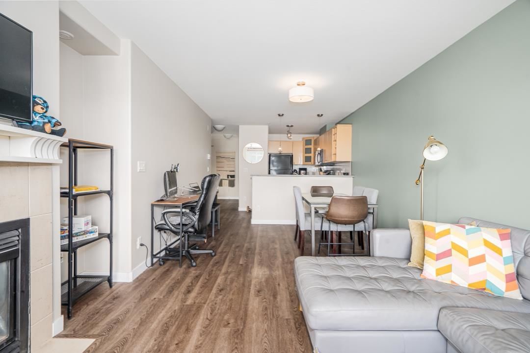 Listing Image 9