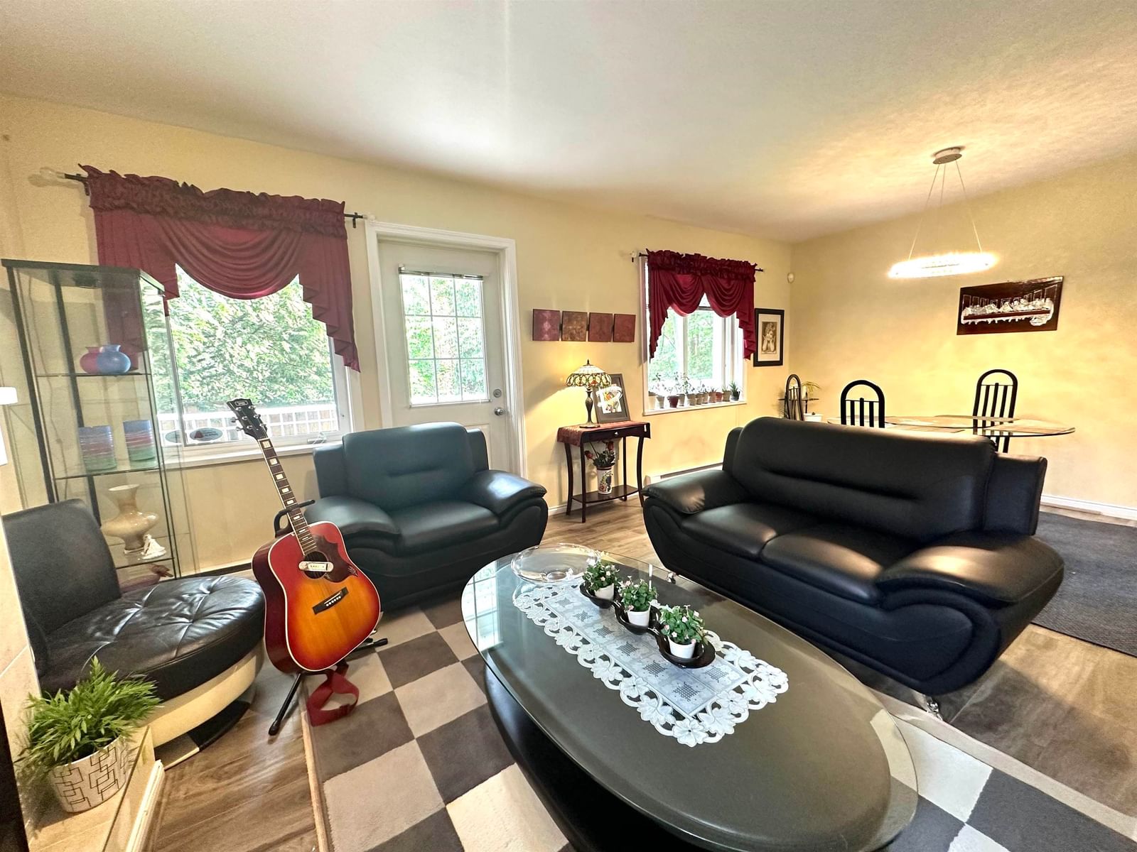 Listing Image 3
