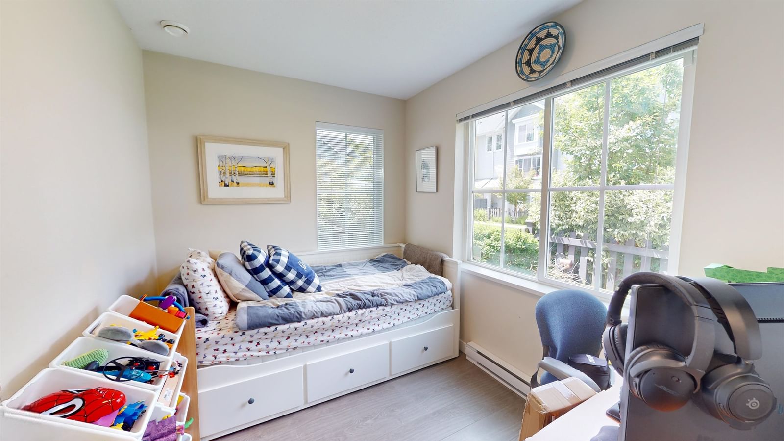Listing Image 9