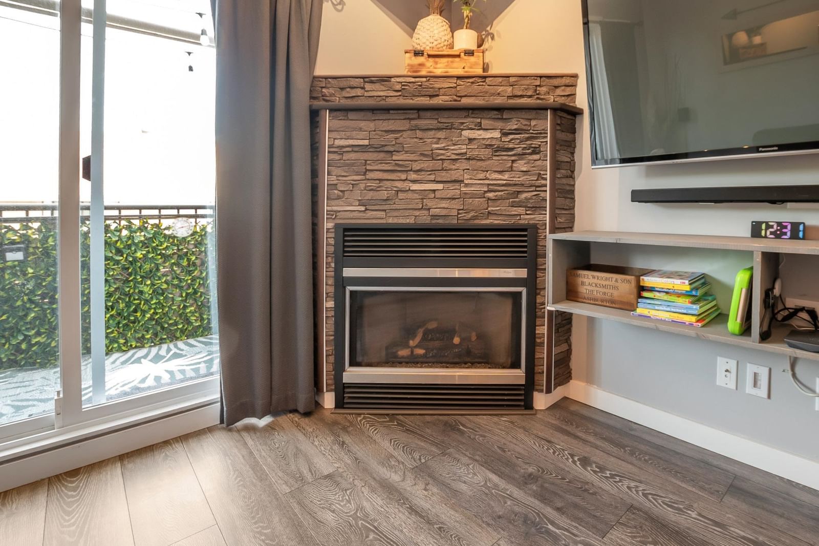 Listing Image 11